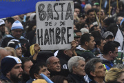 Libertarios critican "el ajuste de Kicilllof" y piden comida para "los pobres": ¿Que qué? ¿Ahora?