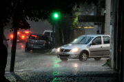 Hay nivel naranja por tormentas en La Plata y piden tomar precauciones