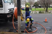 Se mantiene el alerta por tormentas y refuerzan el operativo preventivo en La Plata