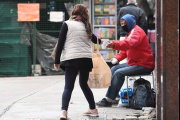 Pluriempleo y deuda: la foto de los argentinos que no llegan al día 20