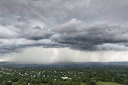 Granizo y actividad eléctrica en La Plata: el pronóstico que preocupa al AMBA