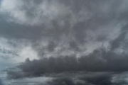 Rige el nivel de alerta 'naranja' por tormentas fuertes en La Plata este jueves