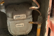 Denuncian robo de flexibles de gas en la zona del Parque Saavedra de La Plata