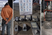 Allanó dos gomería y encontraron 14 luminarias que serían de del alumbrado público