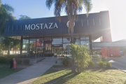 Murió un hombre en la sucursal de Mostaza ubicada en Camino Centenario y 512 de La Plata