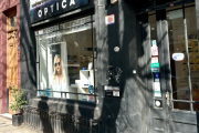 Una óptica de La Plata anunció su cierre y lanzó promociones por liquidación