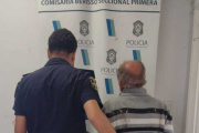Detuvieron a un hombre de 84 años fue detenido acusado de golpear a su pareja