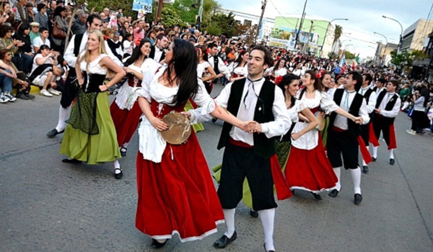 En Berisso empieza una nueva edición de la tradicional Fiesta del Inmigrante - Info Blanco Sobre Negro