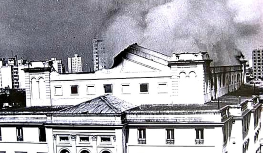 Se cumplieron 40 años del incendio del Teatro Argentino y realizaron un