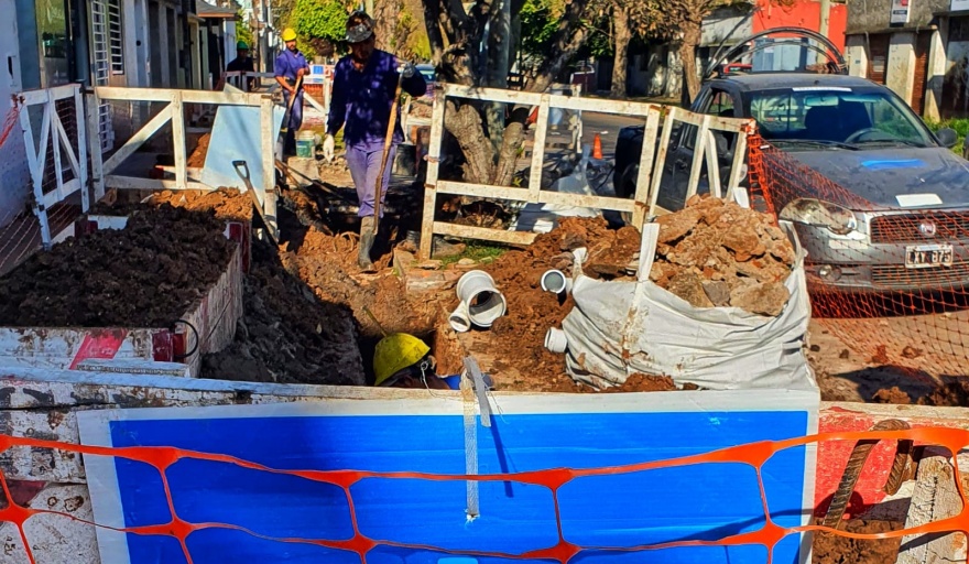 Hay baja presión de agua en una zona de La Plata - Info Blanco Sobre Negro