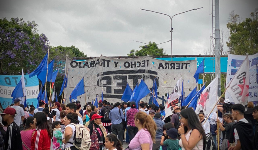 Organizaciones sociales se movilizaron en La Plata: "La única respuesta del gobierno nacional es más represión"