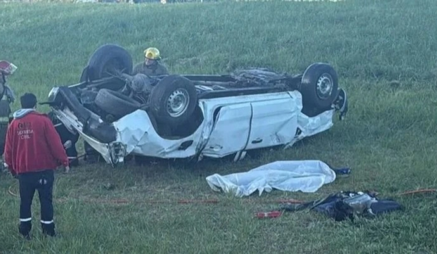 Ruta 2: un auto con empleados estatales chocó y murieron dos vecinos de La Plata